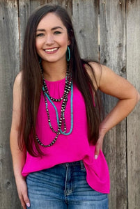 VICKY SLEEVELESS FUCHSIA TOP