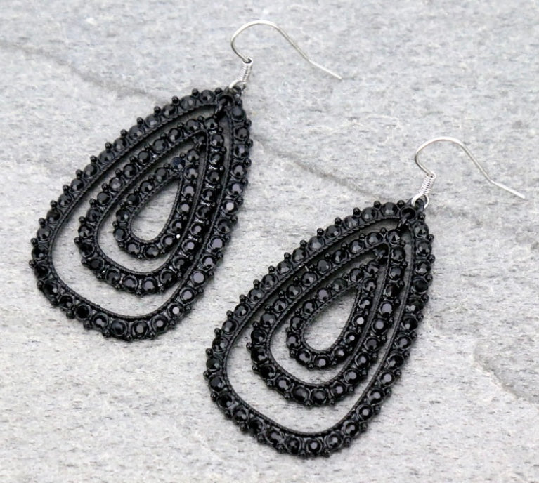 BLACK TEARDROP EARRINGS